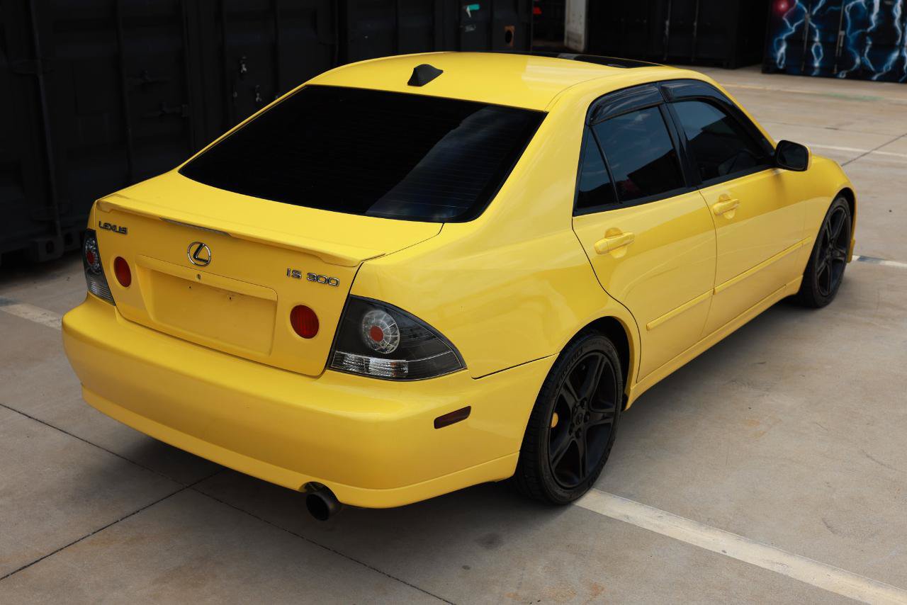 Used 2003 Lexus IS 300 w/ Power & Leather Pkg RWD image 11