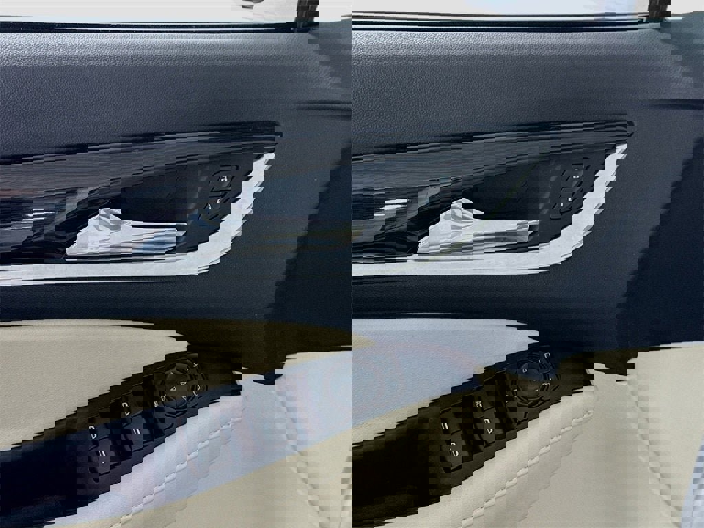 Certified 2023 Buick Enclave Essence w/ Experience Buick Package image 12