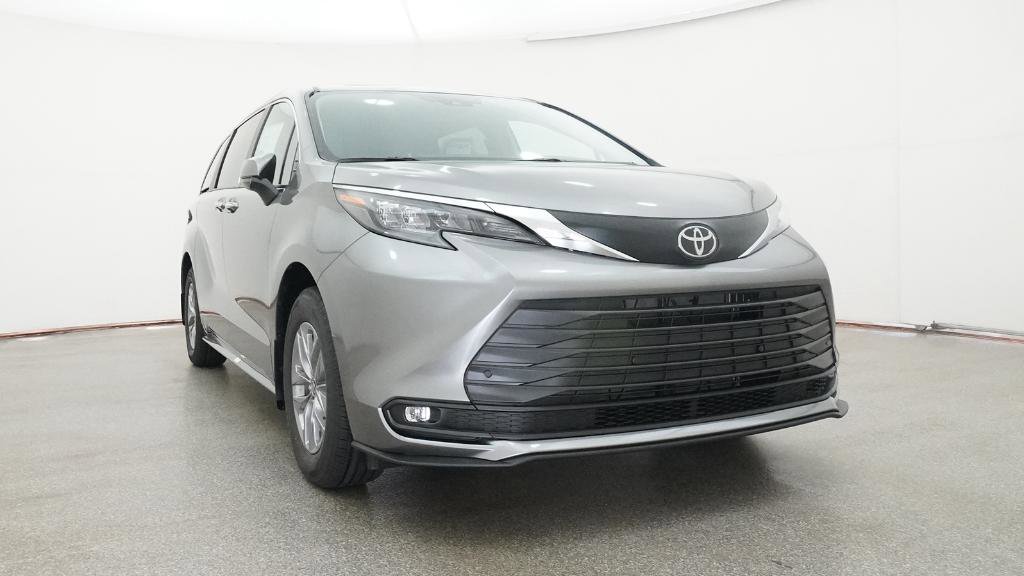 New 2026 Toyota Sienna XLE FWD image 36