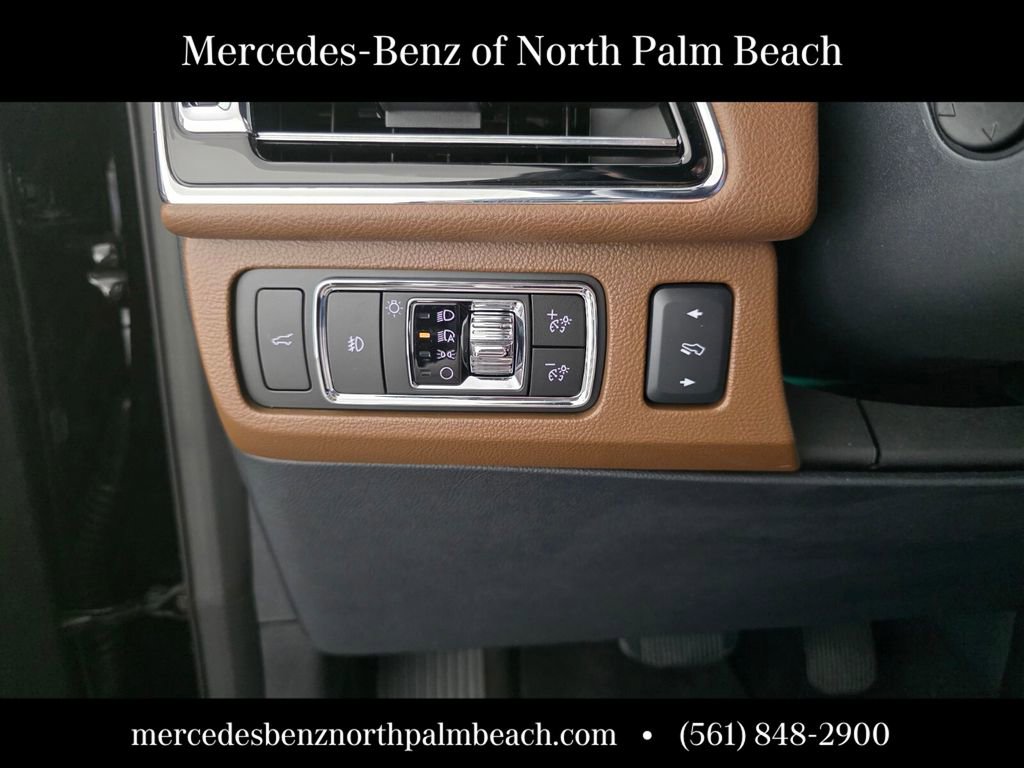 Used 2023 Lincoln Navigator Reserve image 25