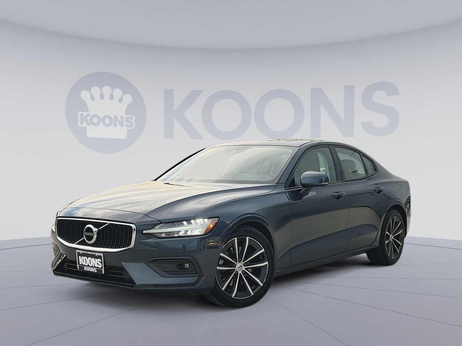 Used 2021 Volvo S60 T5 Momentum image 1