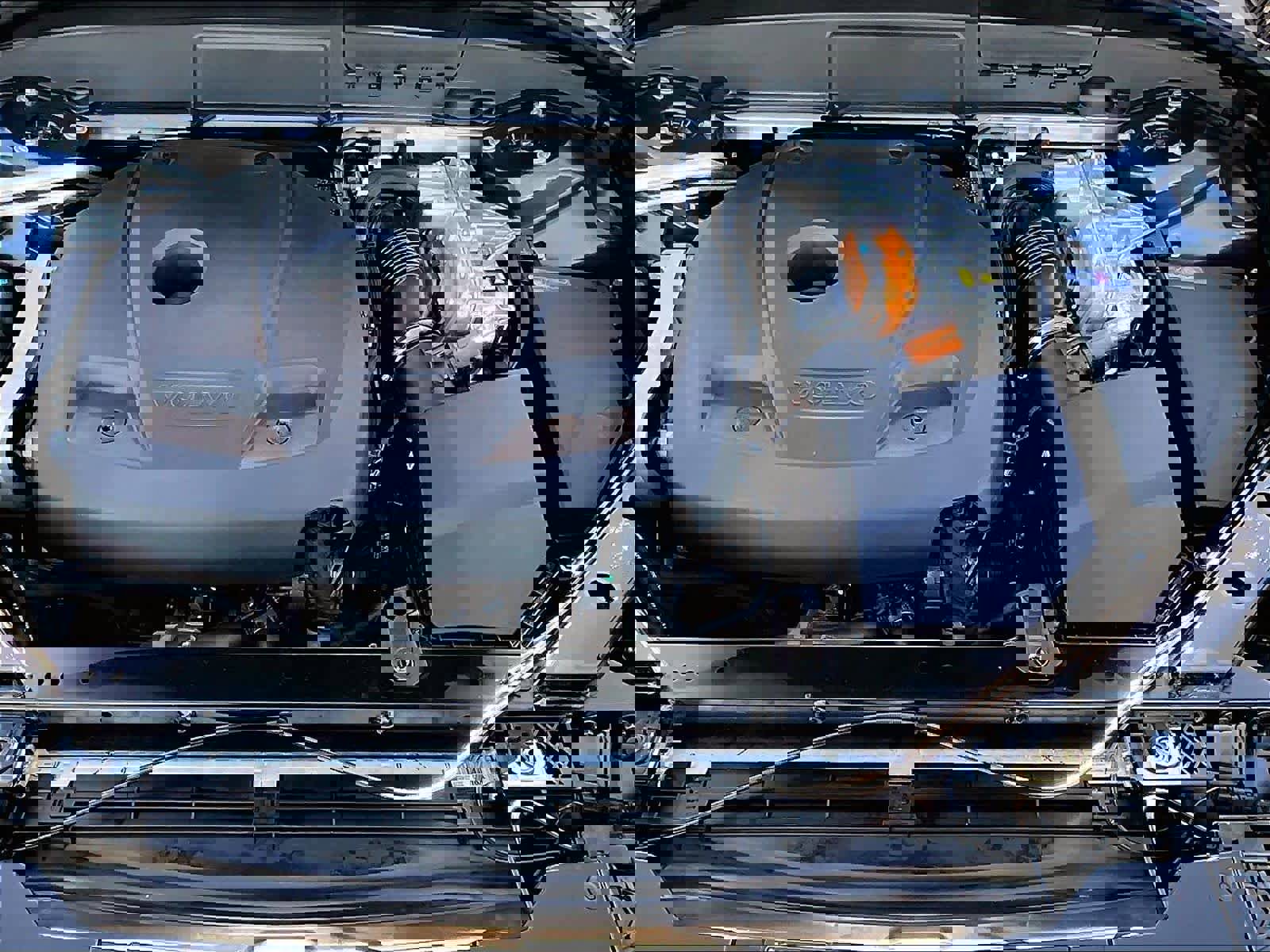 Used 2025 Volvo XC60 T8 Plus w/ Protection Package Premier image 13