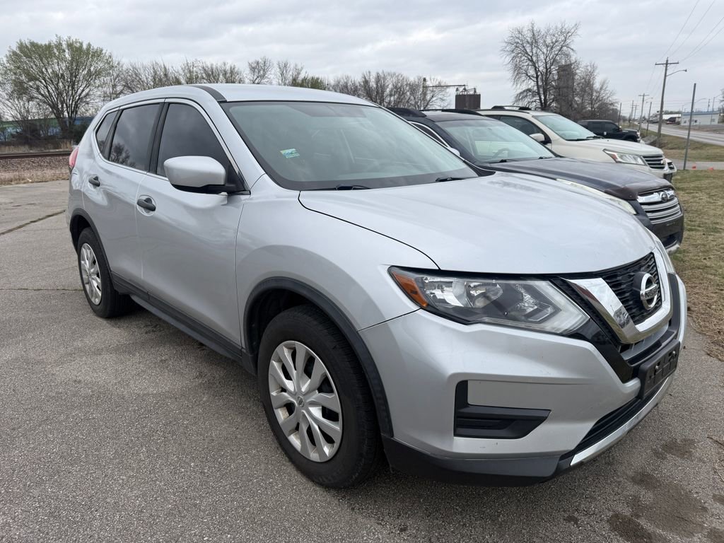 Used 2017 Nissan Rogue S image 7