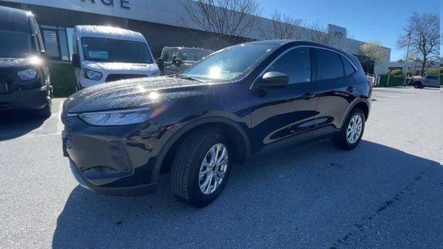 Used 2023 Ford Escape Active AWD/4WD image 6