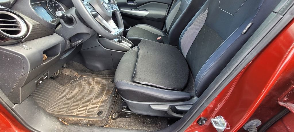Used 2018 Nissan Kicks SV w/ Interior Electronics Package FWD image 11