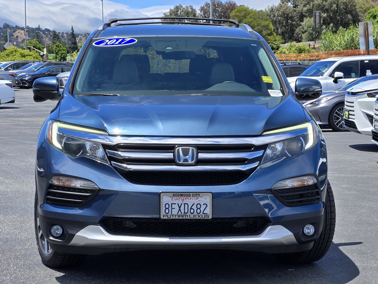Used 2017 Honda Pilot Touring image 2