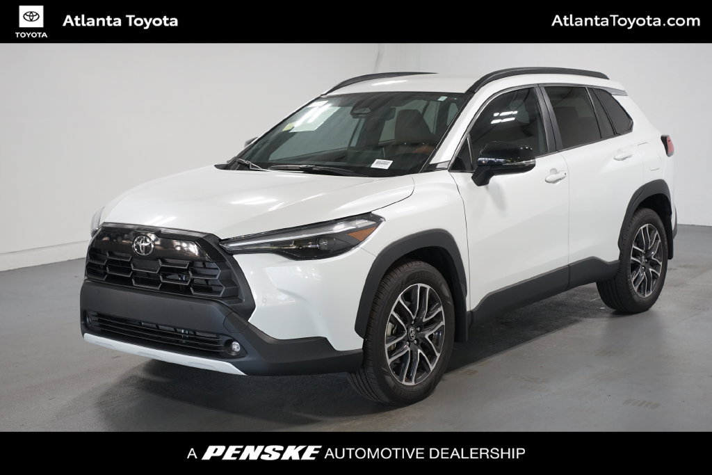 Used 2026 Toyota Corolla Cross XLE FWD image 1