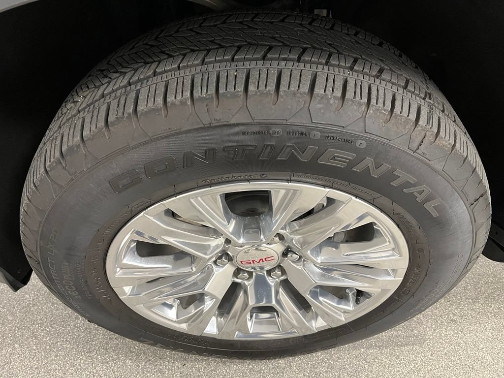 Used 2025 GMC Yukon XL Denali w/ Sun & Power Step Package AWD/4WD image 15
