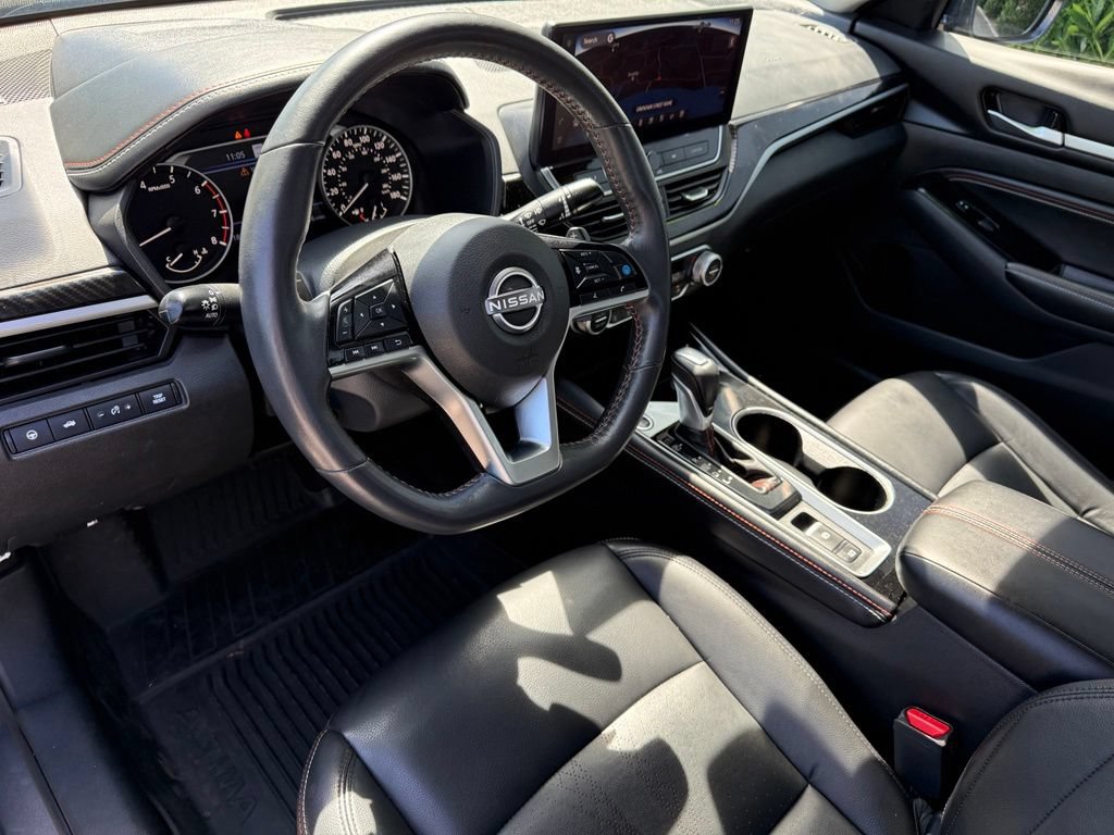 Used 2023 Nissan Altima 2.0 SR FWD image 13