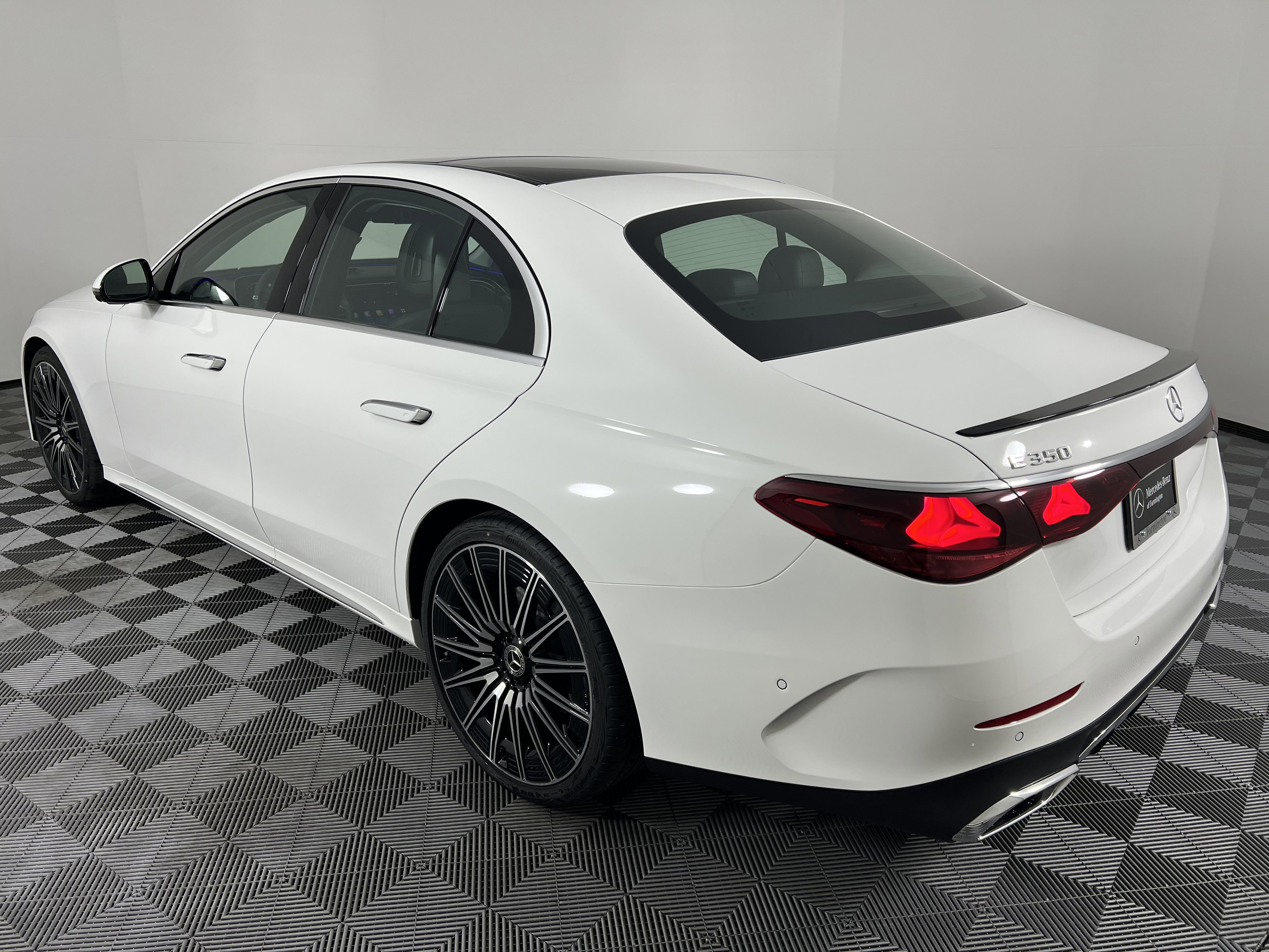 New 2026 Mercedes-Benz E 350 4MATIC Sedan image 10