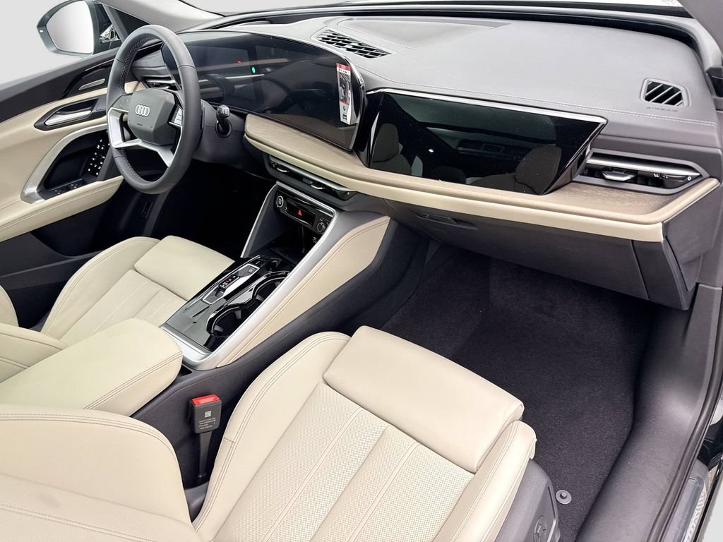 Certified 2025 Audi Q5 Premium Plus w/ Premium Plus AWD/4WD image 17