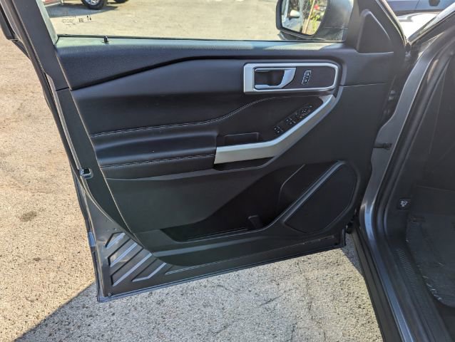Used 2023 Ford Explorer XLT RWD image 12