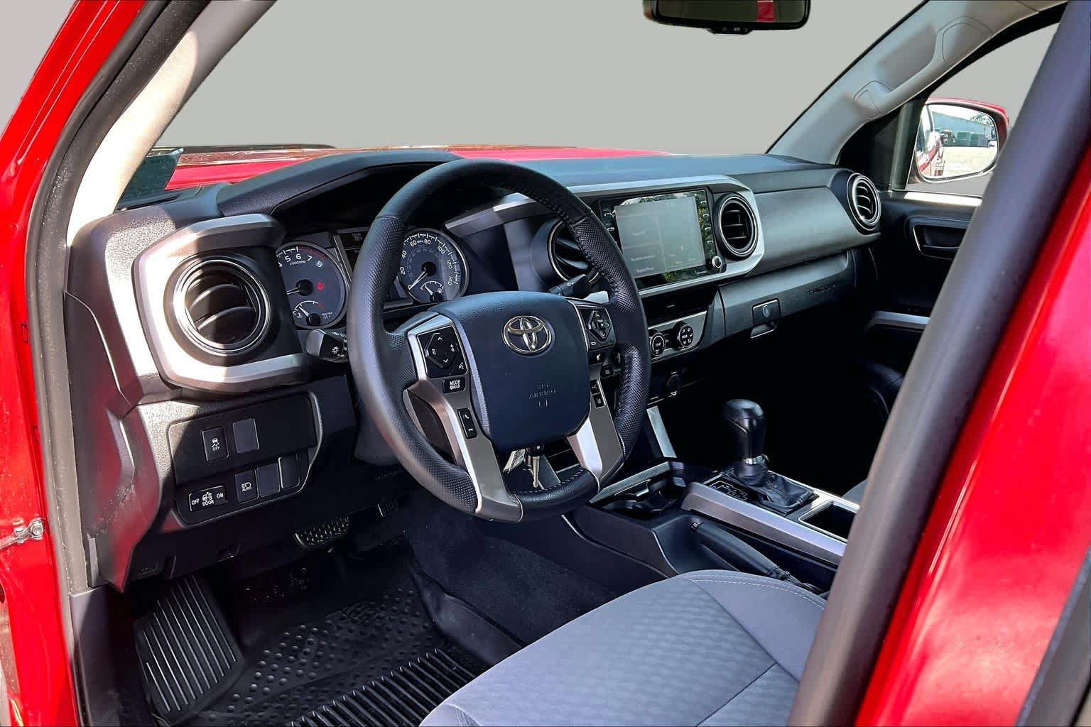 Certified 2020 Toyota Tacoma SR5 AWD/4WD image 16