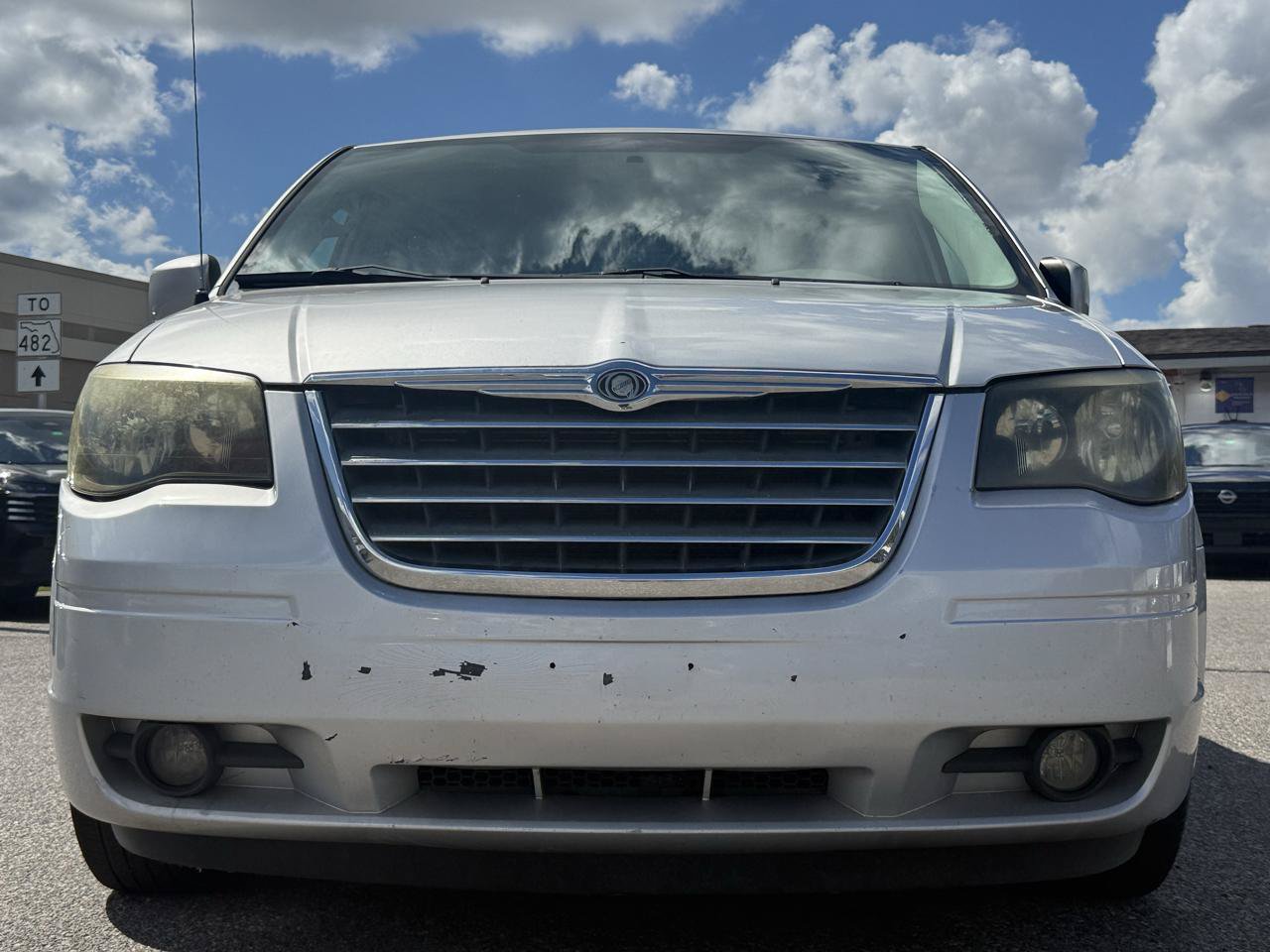 Used 2010 Chrysler Town & Country Touring FWD image 32