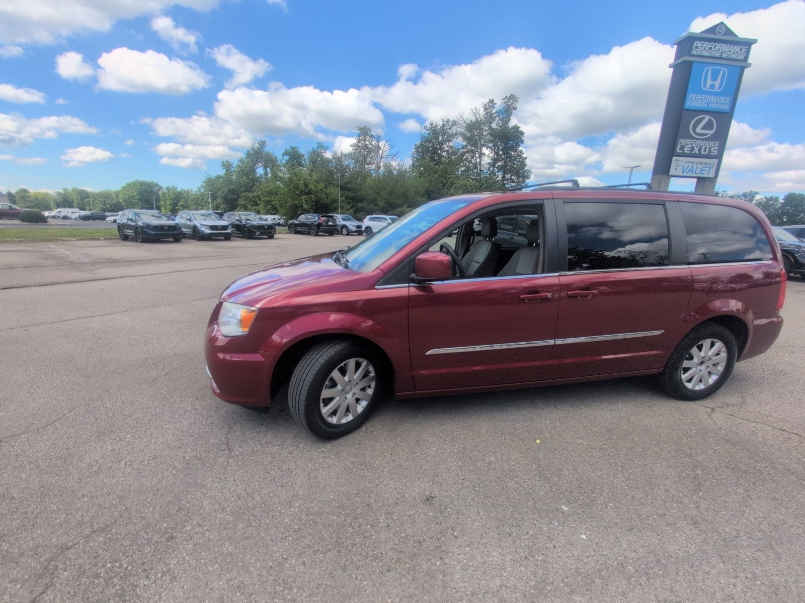 Used 2015 Chrysler Town & Country Touring FWD image 13