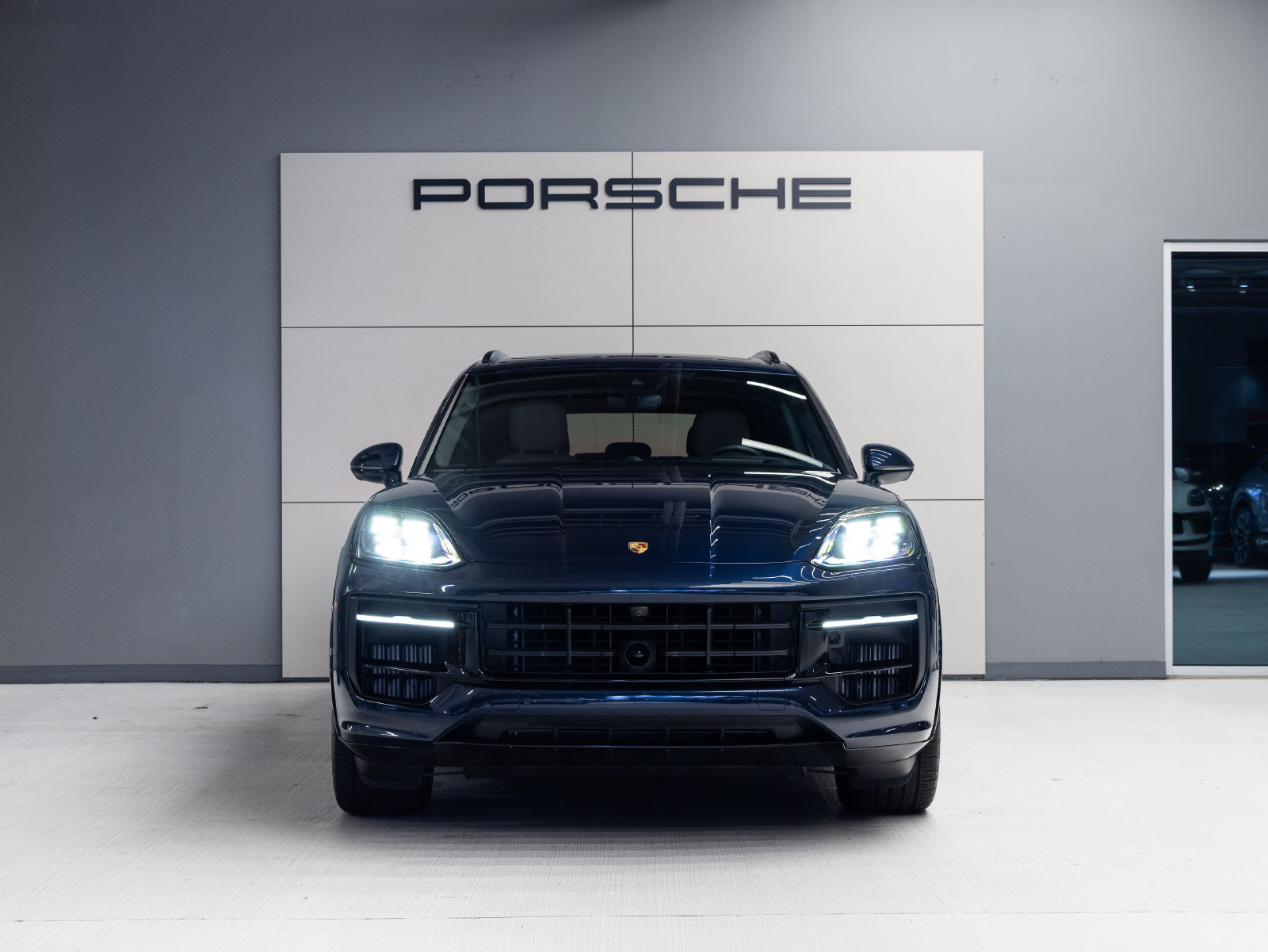 Certified 2025 Porsche Cayenne GTS AWD/4WD image 10