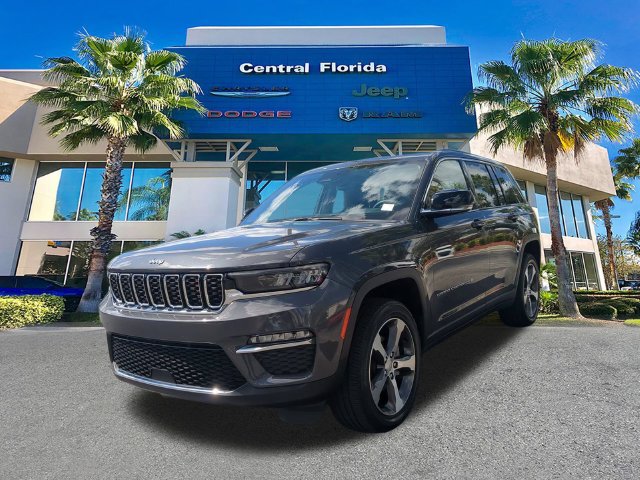 Used 2023 Jeep Grand Cherokee Limited w/ Trailer Tow Prep Group (B) AWD/4WD image 9