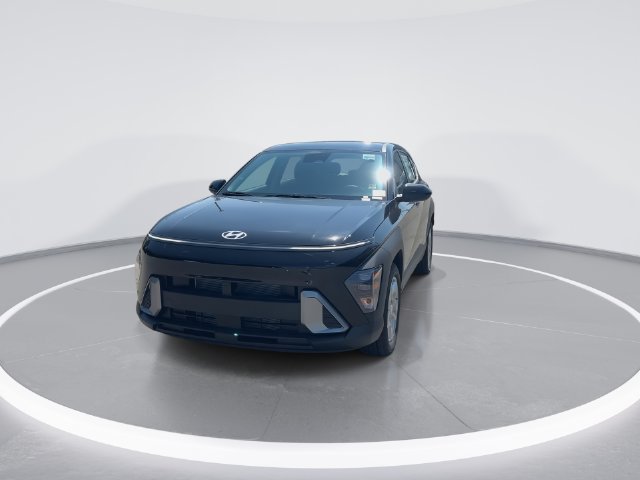 Used 2027 Hyundai Kona SE FWD image 3