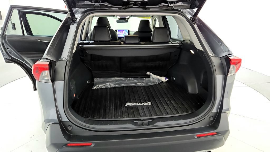 Used 2023 Toyota RAV4 XLE Premium AWD/4WD image 20