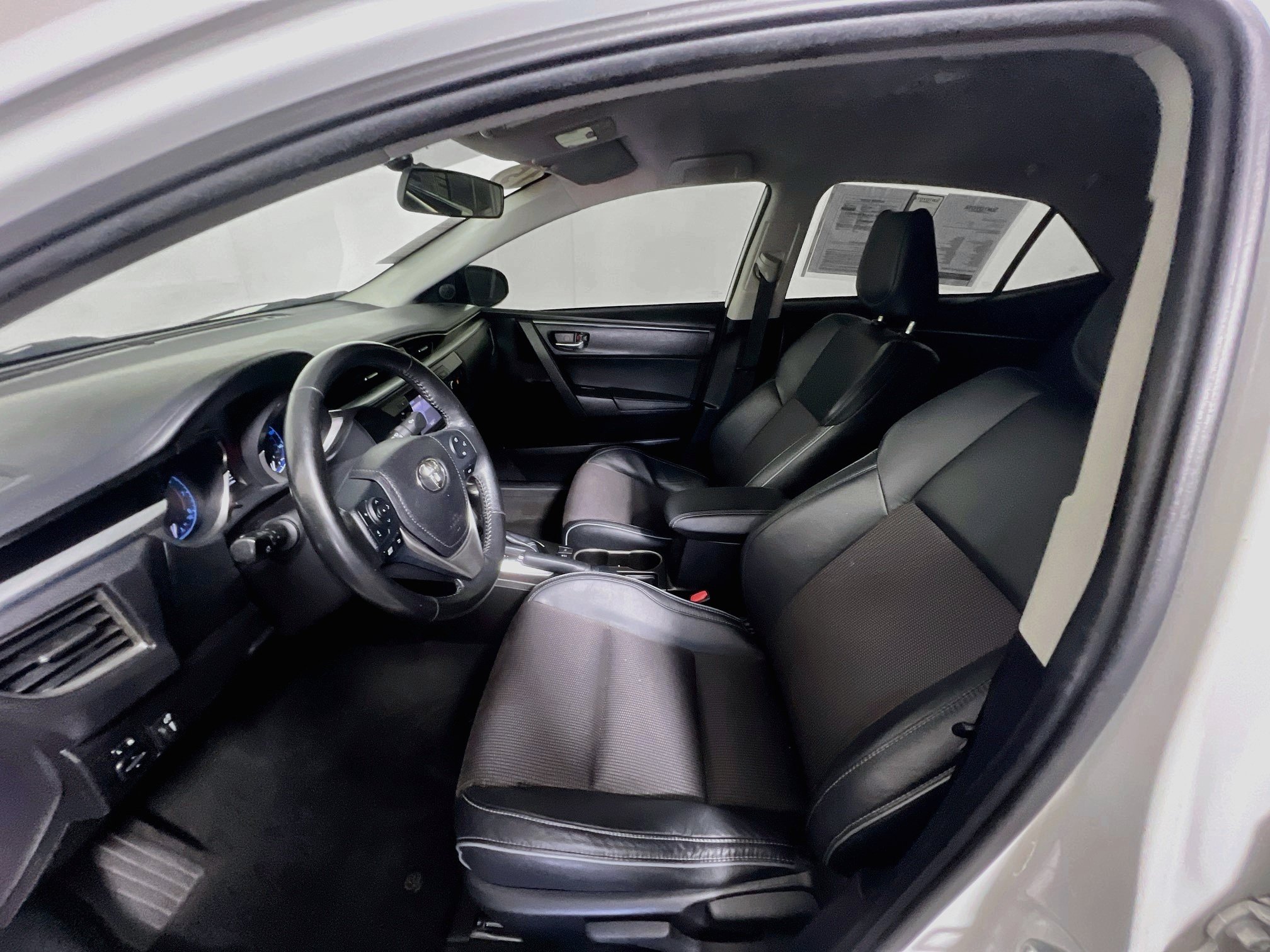 Used 2015 Toyota Corolla S FWD image 14