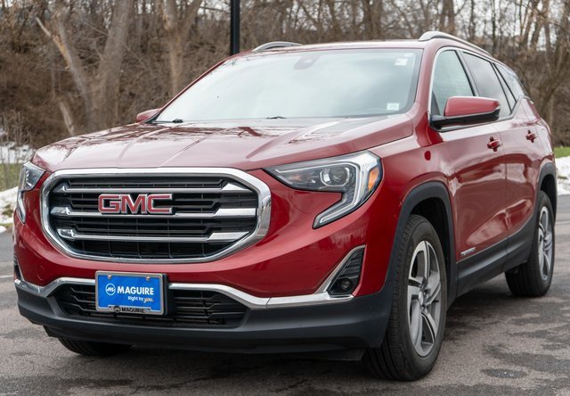 Used 2021 GMC Terrain SLT w/ Infotainment Package II image 2