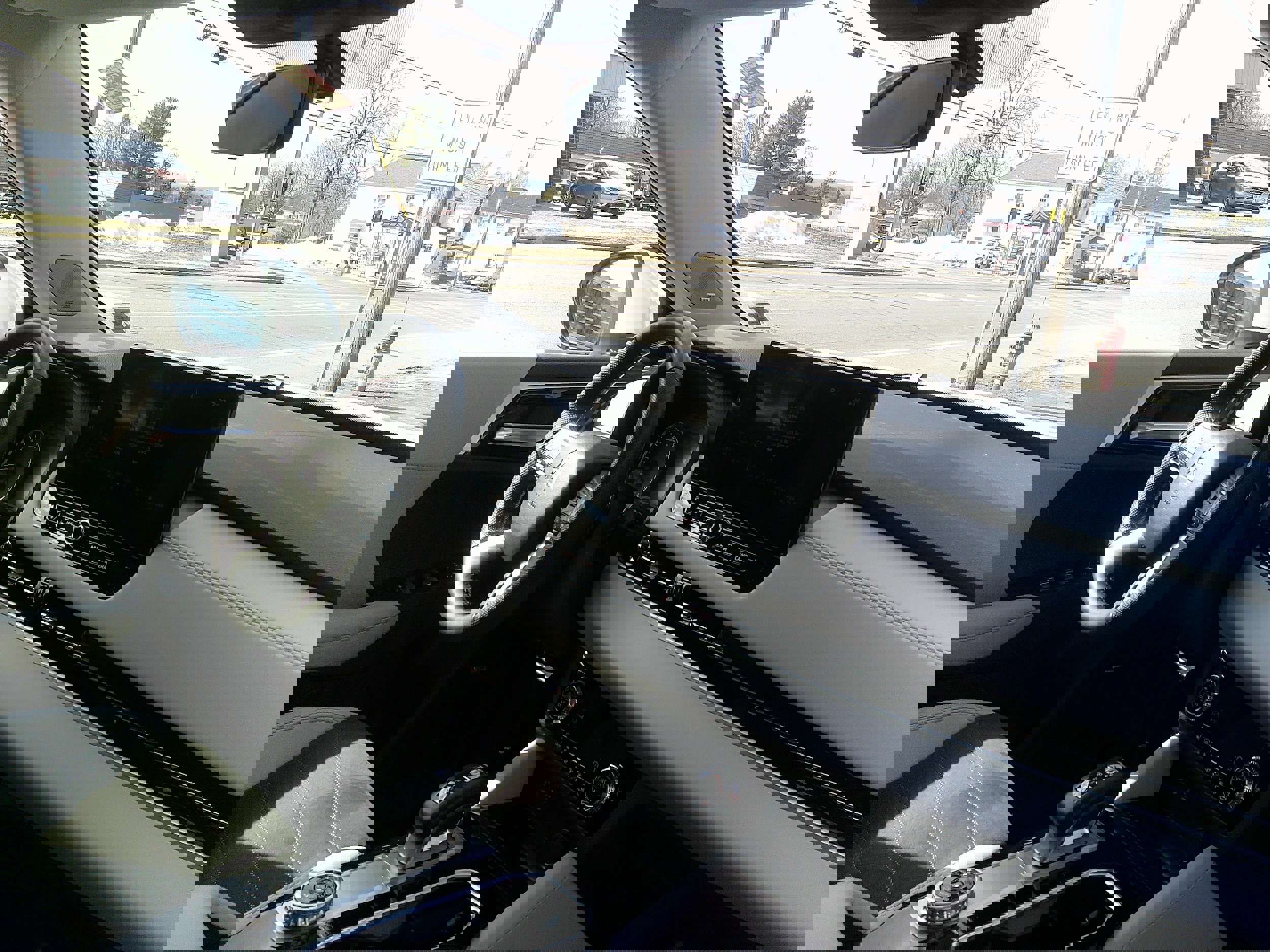 Used 2025 Mitsubishi Outlander SE image 22