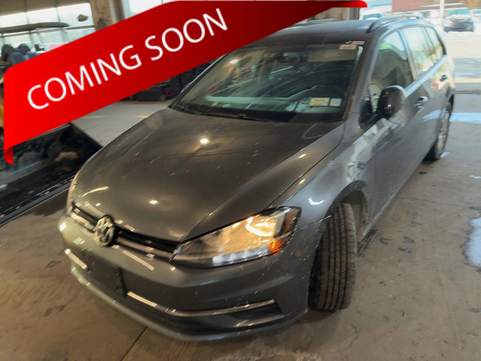 Used 2019 Volkswagen Golf S image 1