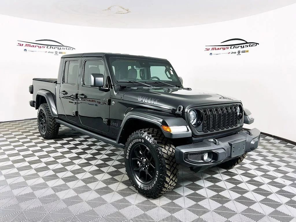 Used 2024 Jeep Gladiator Sport image 1