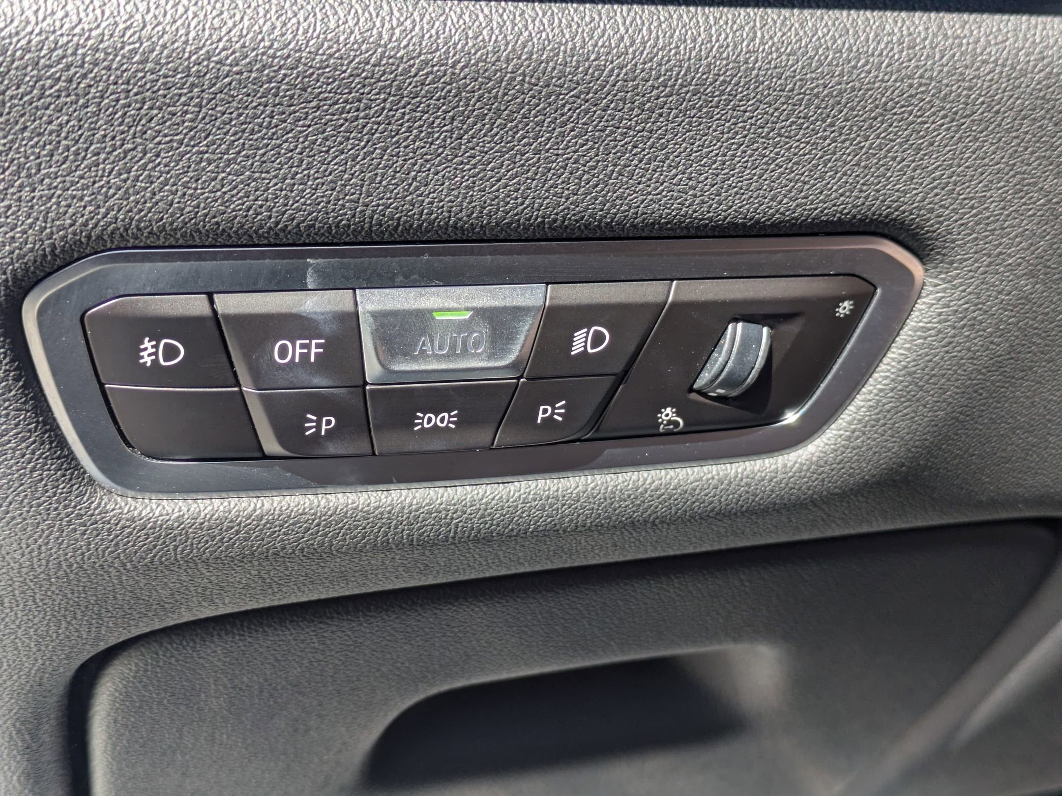 Used 2021 BMW X7 M50i w/ Executive Package image 16