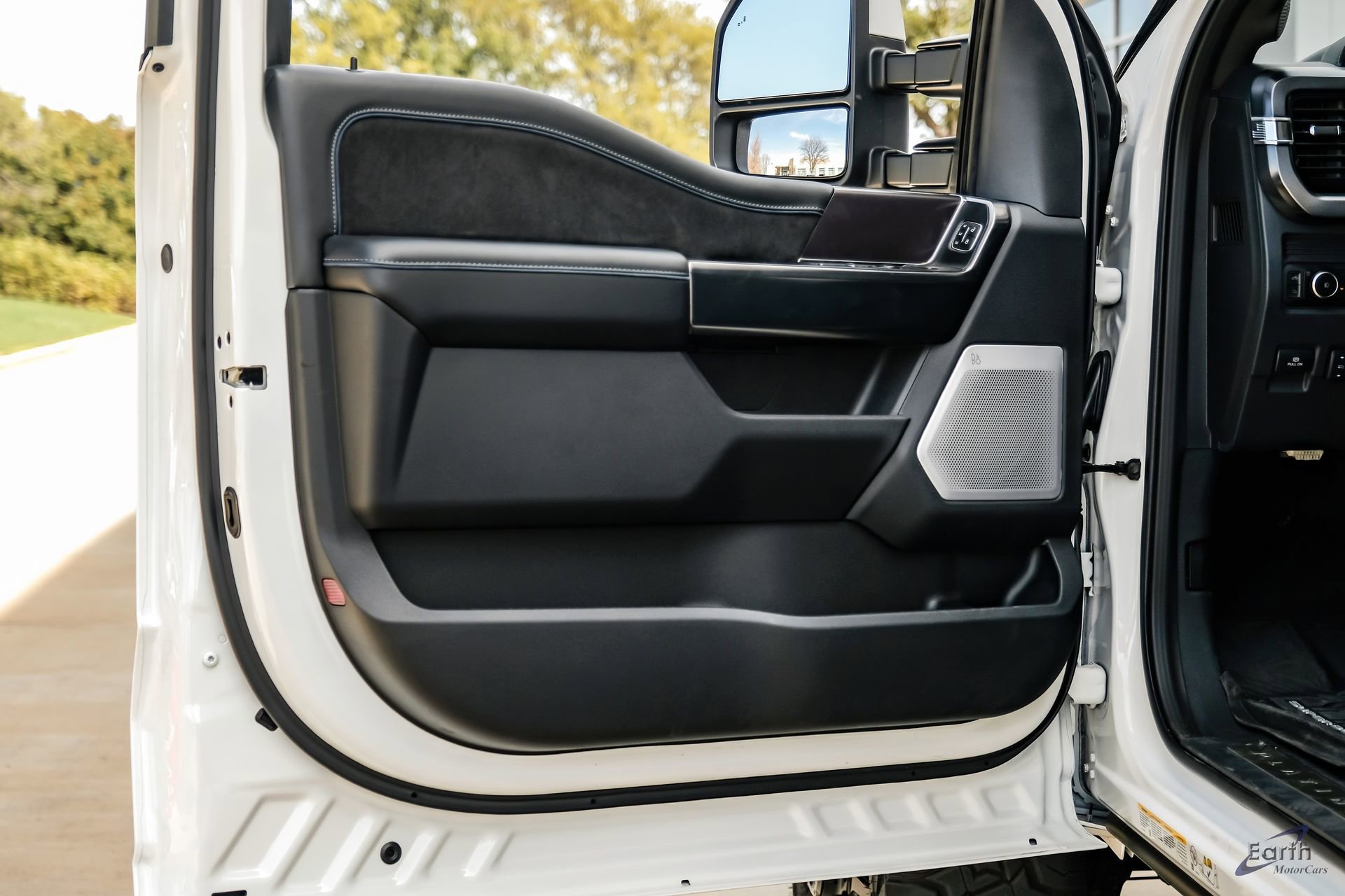 Used 2026 Ford F450 Platinum w/ FX4 Off-Road Package image 95