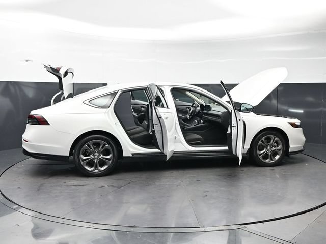 Certified 2023 Honda Accord EX image 32