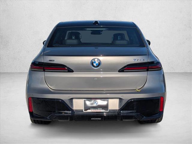 New 2026 BMW 750e xDrive image 8