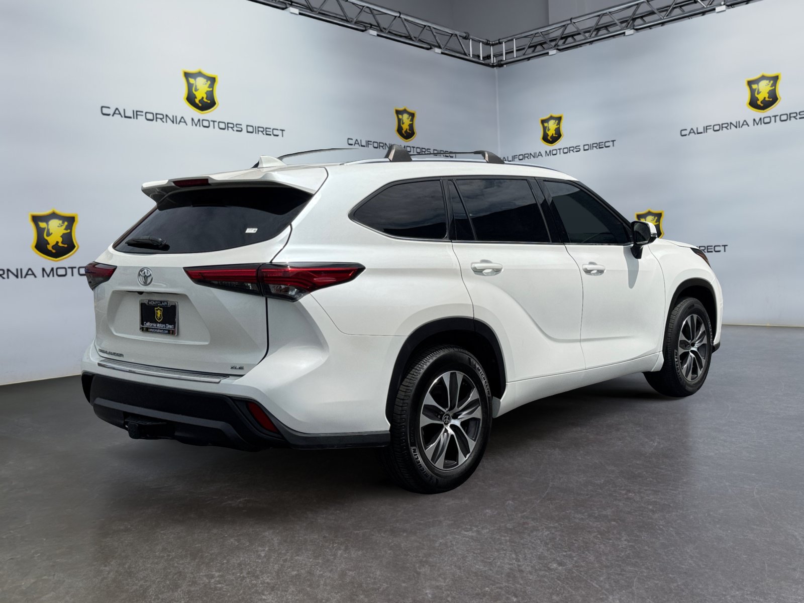 Used 2021 Toyota Highlander XLE FWD image 5
