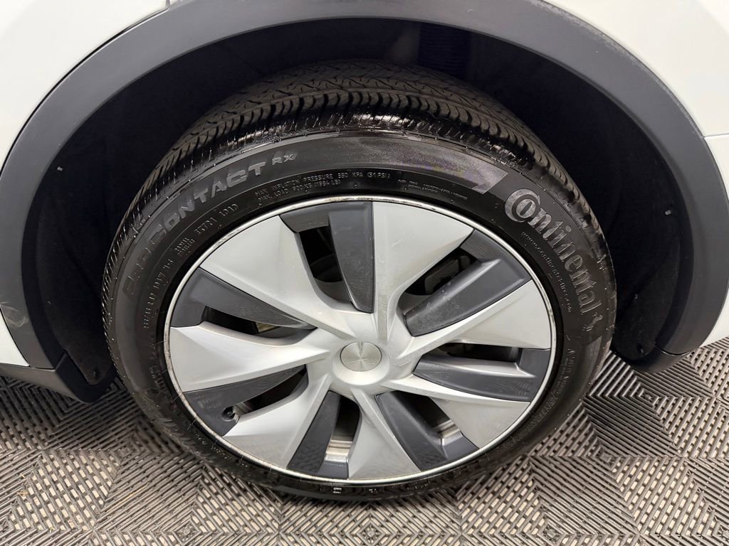 Used 2022 Tesla Model Y Long Range AWD/4WD image 20