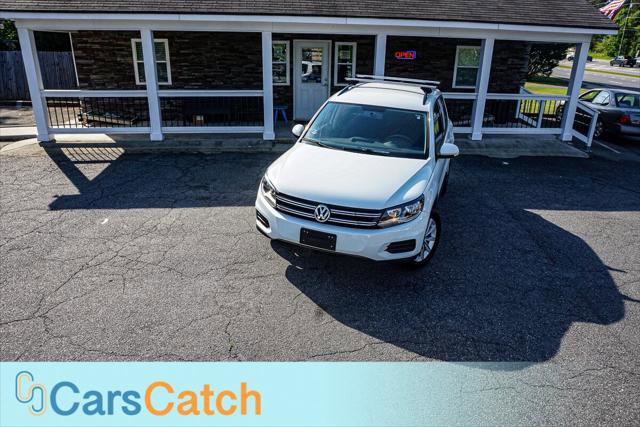 Used 2017 Volkswagen Tiguan Limited w/ Premium Package image 3