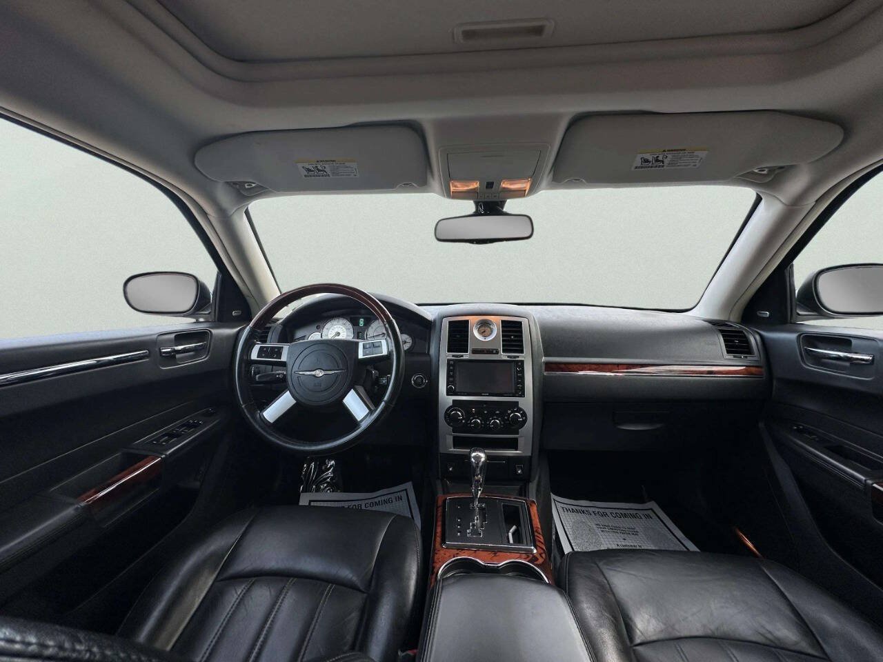 Used 2010 Chrysler 300 C w/ Luxury Group II RWD image 23