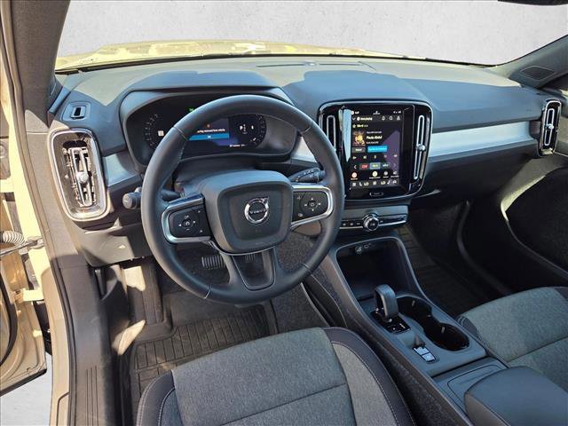 Used 2026 Volvo XC40 B4 Core w/ Protection Package Premier FWD image 13
