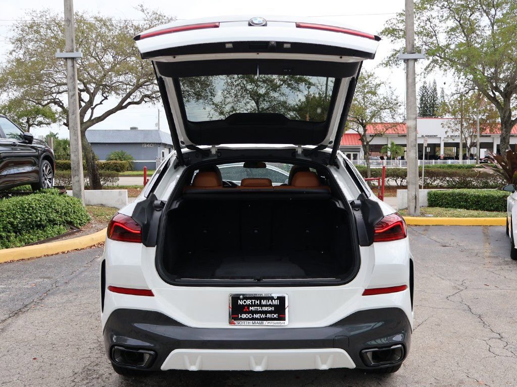 Used 2023 BMW X6 xDrive40i w/ M Sport Package image 21