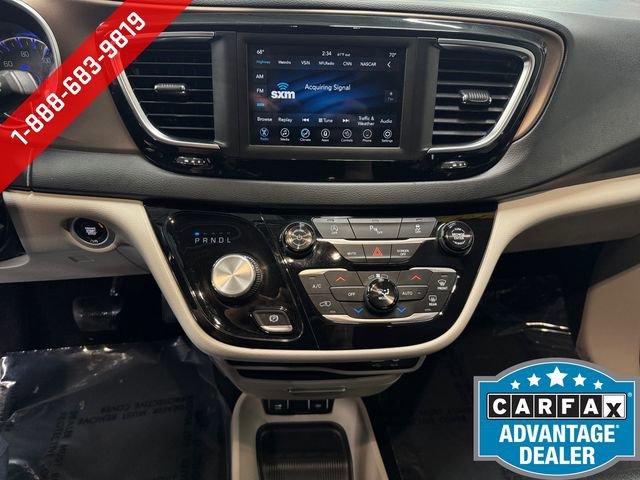 Used 2018 Chrysler Pacifica Touring-L w/ Tire & Wheel Group FWD image 6