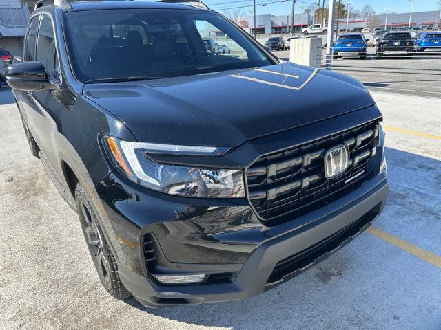 Used 2025 Honda Ridgeline Black Edition image 2