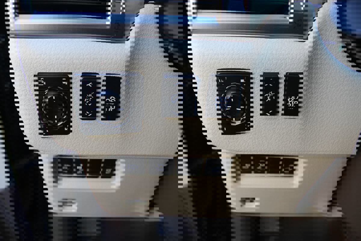 Used 2013 Lexus GX 460 Premium image 29