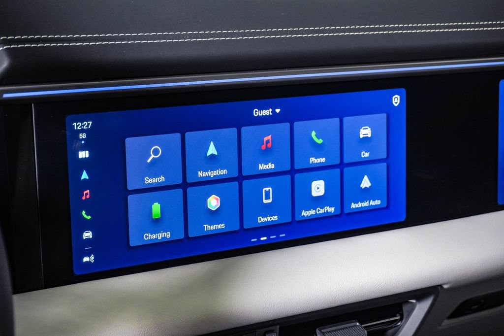 Certified 2025 Porsche Macan 4S Electric AWD/4WD image 23