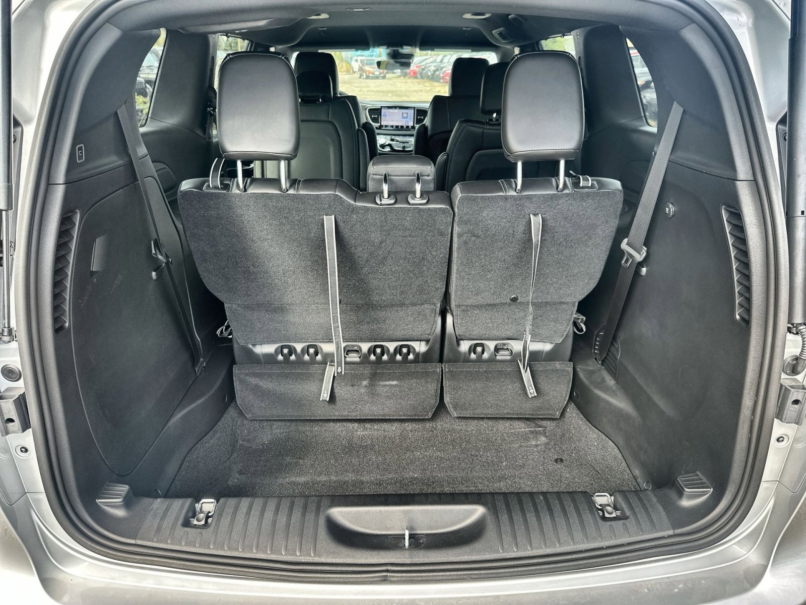 New 2026 Chrysler Voyager LX image 25