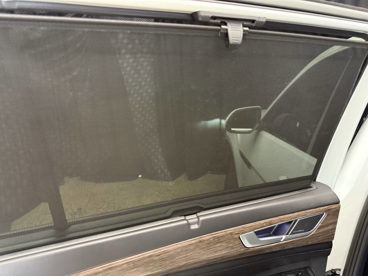 Used 2024 Volkswagen Atlas SEL Premium R-Line image 39