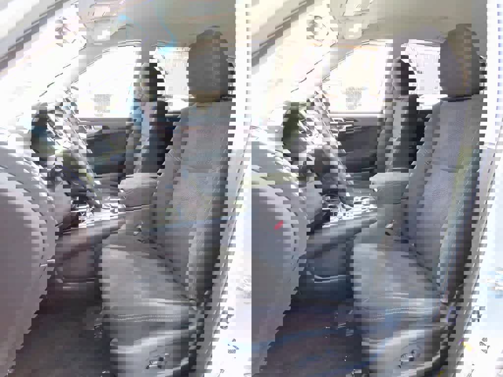 Used 2016 Nissan Pathfinder SV image 11