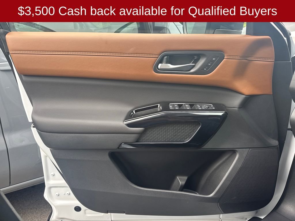 New 2026 Nissan Pathfinder Platinum FWD image 11