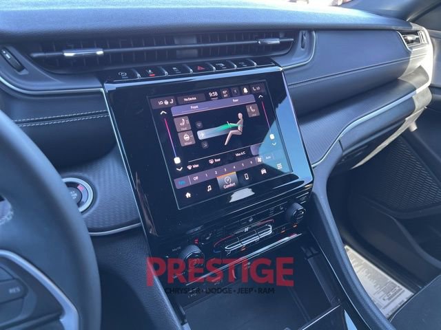 Used 2023 Jeep Grand Cherokee L Laredo image 38