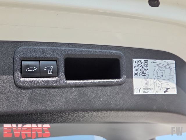 Used 2022 Toyota Venza LE AWD/4WD image 29