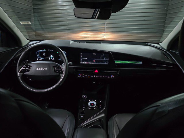 Used 2024 Kia Niro EX w/ EX Cold Weather Package image 11