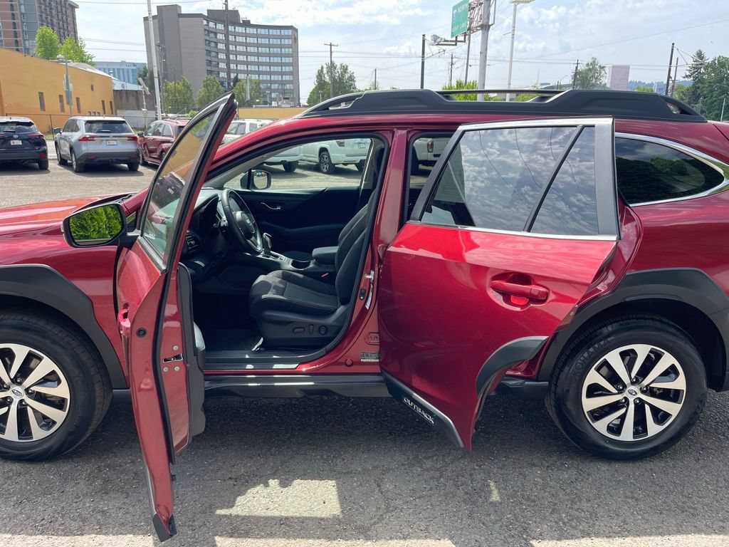 Used 2024 Subaru Outback Premium AWD/4WD image 18